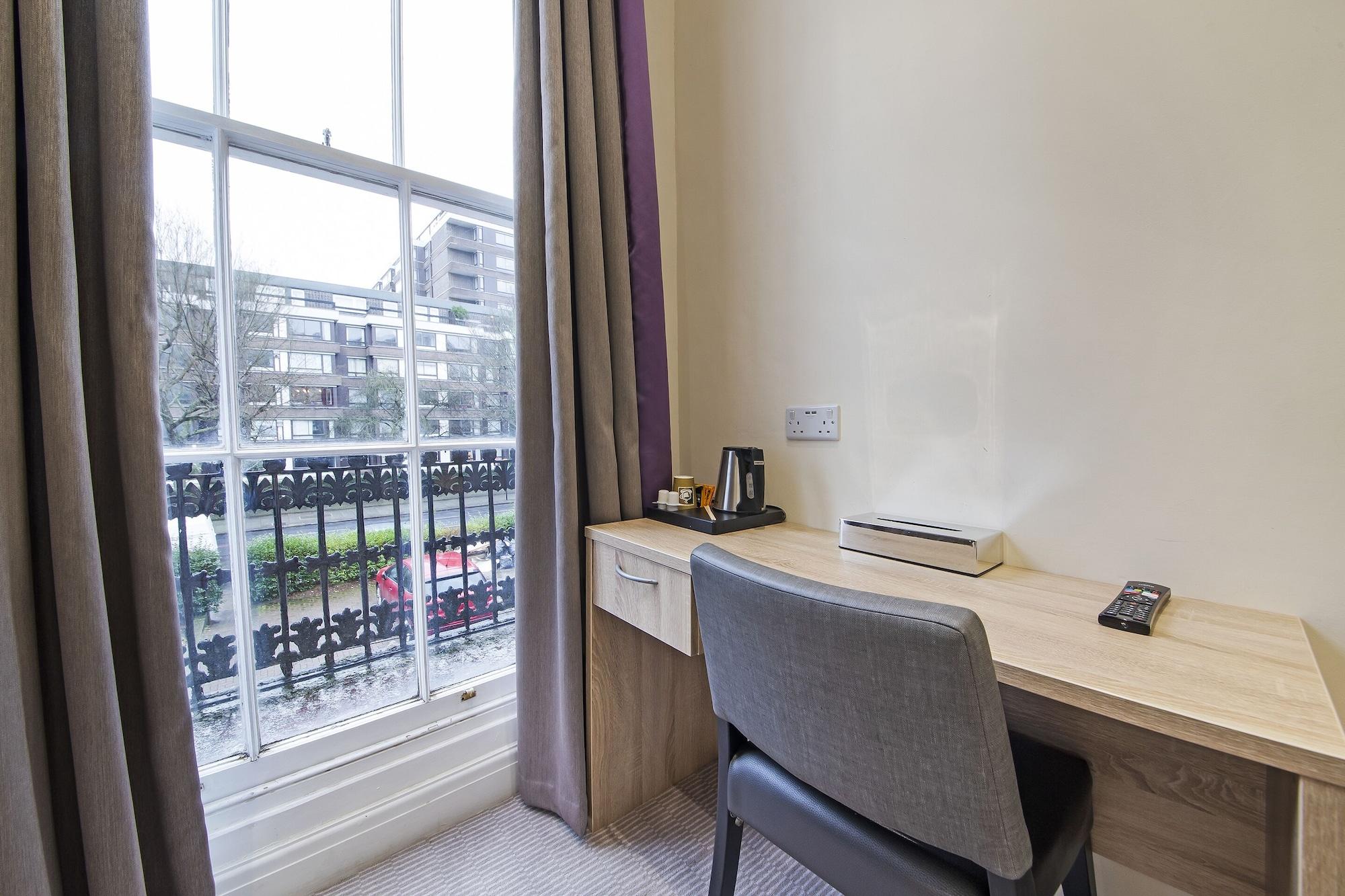 Oyo 24 Sussex Hotel